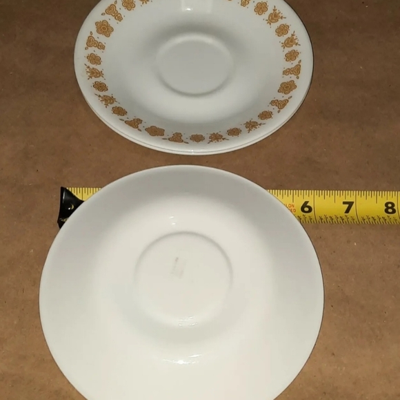 Corelle Plates Butterfly Gold - Picture 7 of 7